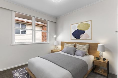 Photo of property in 120 Gossamer Drive, Pakuranga Heights, Auckland, 2010