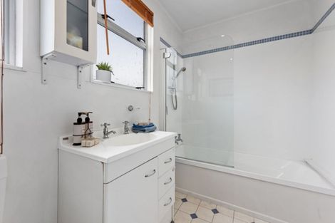 Photo of property in 113 Norana Road, Timberlea, Upper Hutt, 5018