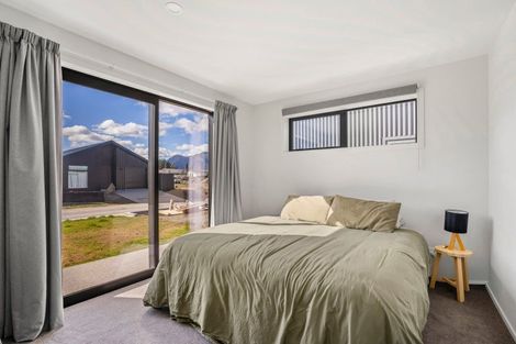 Photo of property in 22 Riley Street, Lake Hawea, 9382