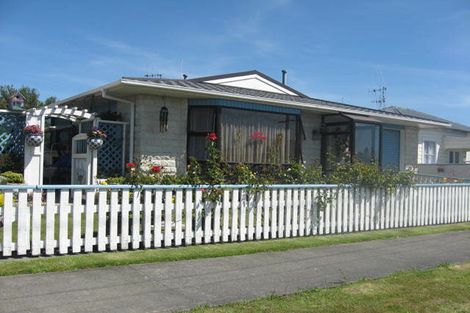 Photo of property in 17 Russell Street, Feilding, 4702