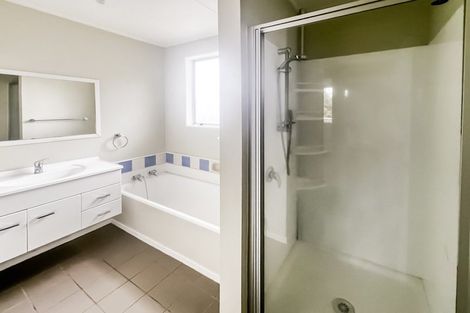 Photo of property in 48 Rhodes Drive, Kelvin Grove, Palmerston North, 4414