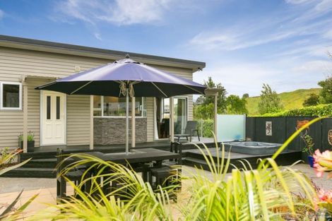 Photo of property in 5a Oawai Place, Marfell, New Plymouth, 4310