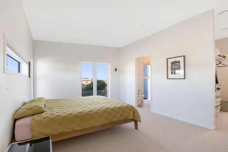 Photo of property in 2 Rangeview Rise, Foxton Beach, Foxton, 4815