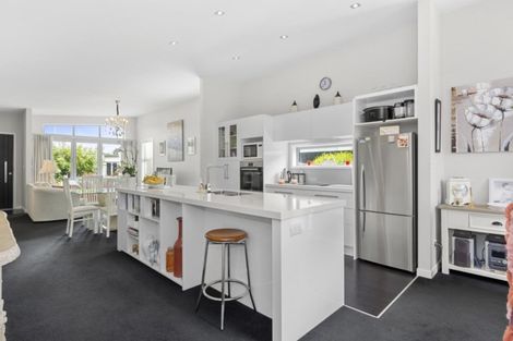 Photo of property in 14 Saint Pauls Drive, Brookfield, Tauranga, 3110