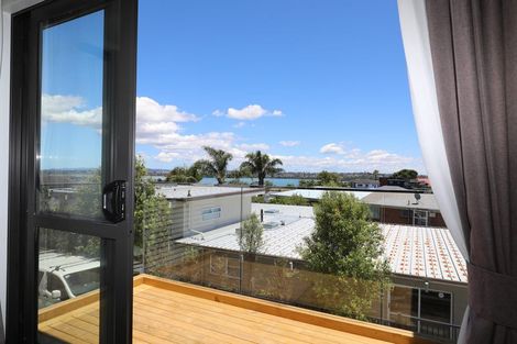 Photo of property in 58a Sorrel Crescent, Bucklands Beach, Auckland, 2012