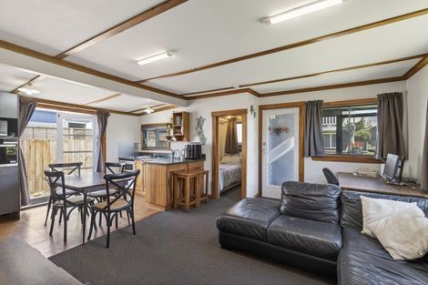 Photo of property in 59 Fifth Avenue, Urenui, 4377
