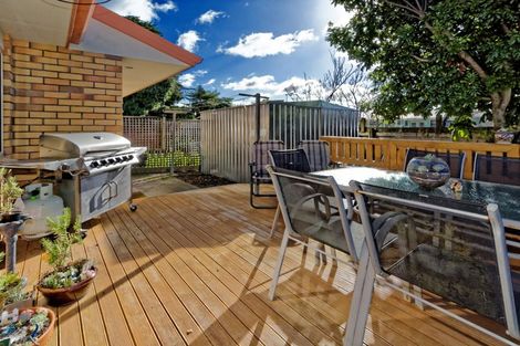 Photo of property in 17 Carlas Way, Ranui, Auckland, 0612