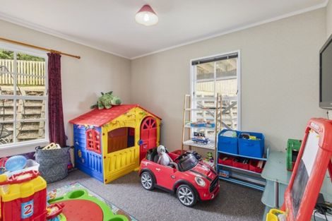 Photo of property in 21 Gainsborough Grove, Belmont, Lower Hutt, 5010