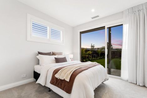 Photo of property in 32 Sandpiper Avenue, Point Wells, 0986