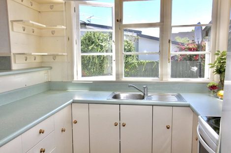 Photo of property in 30 Whites Line West, Woburn, Lower Hutt, 5010