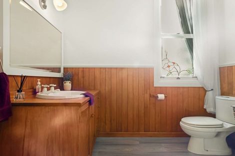 Photo of property in 2442 South Head Road, South Head, Helensville, 0874