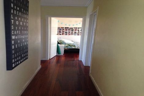 Photo of property in 84 Ocean View Road, Northcote, Auckland, 0627