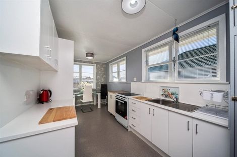 Photo of property in 279 South Road, Hawera, 4610