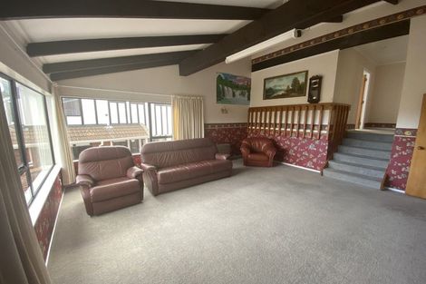 Photo of property in 10 Ordley Grove, Tawa, Wellington, 5028