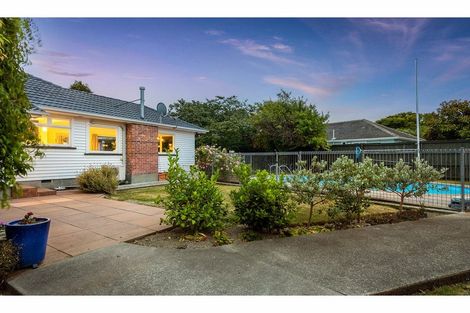 Photo of property in 19 Joyce Crescent, Ilam, Christchurch, 8041