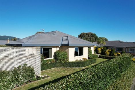Photo of property in 98 Regent Drive, Paraparaumu Beach, Paraparaumu, 5032
