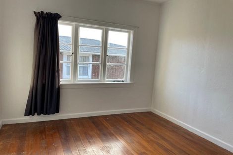 Photo of property in 17 Lavelle Road, Henderson, Auckland, 0612