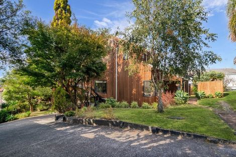 Photo of property in 1/11 Cambric Place, Botany Downs, Auckland, 2010