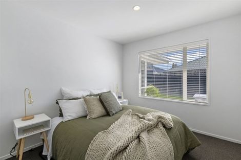 Photo of property in 9 Parkwood Place, Parklands, Christchurch, 8083