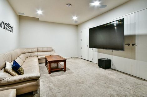 Photo of property in 7 Palmetto Place, Goodwood Heights, Auckland, 2105