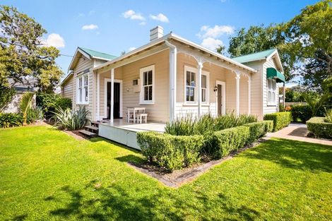 Photo of property in 24 Graham Avenue, Te Atatu Peninsula, Auckland, 0610