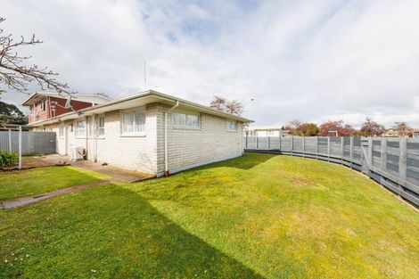 Photo of property in 1 Abraham Crescent, Milson, Palmerston North, 4414