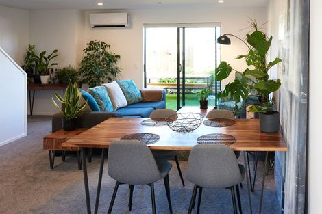 Photo of property in 52c Vodanovich Road, Te Atatu South, Auckland, 0610