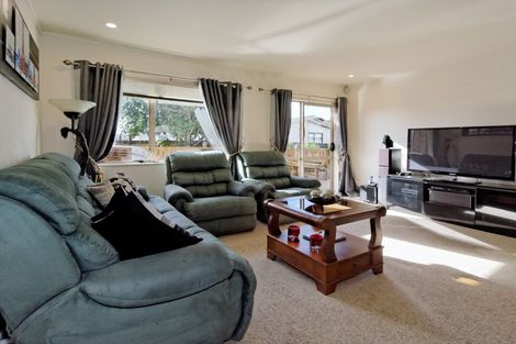 Photo of property in 17 Carlas Way, Ranui, Auckland, 0612