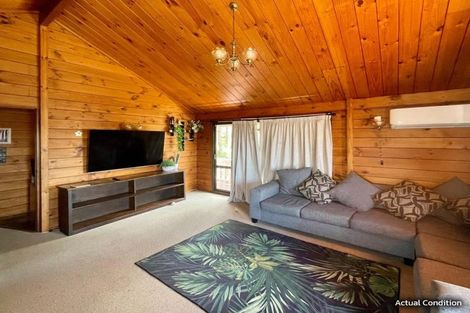 Photo of property in 1/457a Glenfield Road, Glenfield, Auckland, 0629