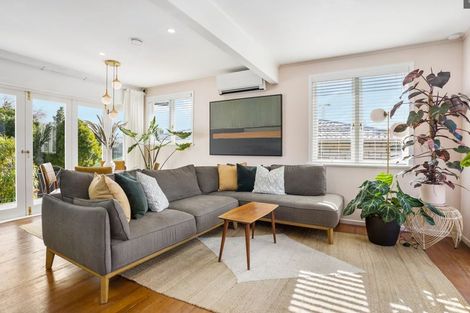 Photo of property in 25 Trojan Crescent, New Lynn, Auckland, 0600