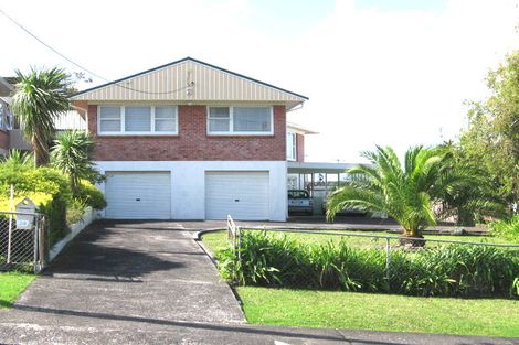 Photo of property in 20 Jaemont Avenue, Te Atatu South, Auckland, 0610