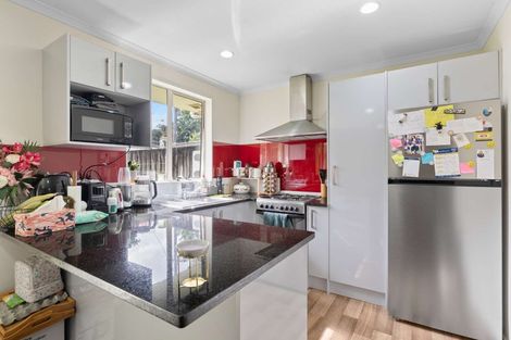 Photo of property in 1/322 West Coast Road, Glen Eden, Auckland, 0602