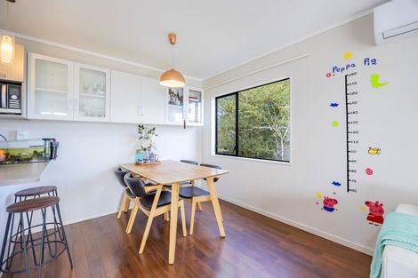 Photo of property in 2/16 James Street, Bayview, Auckland, 0629