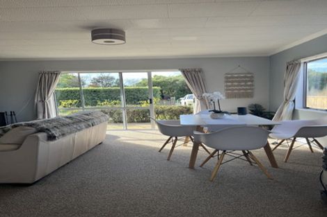 Photo of property in 28 Esther Street, Martinborough, 5711