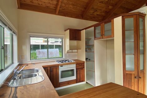 Photo of property in 1282 Whangaparaoa Road, Army Bay, Whangaparaoa, 0930