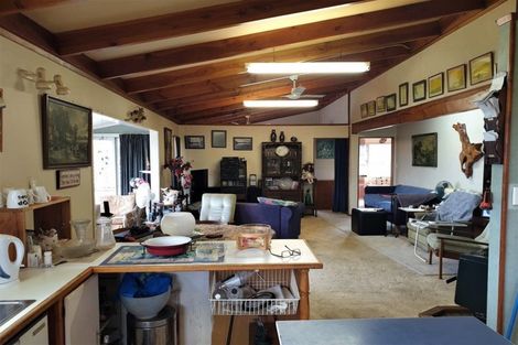 Photo of property in 25 Powells Road, Cable Bay, 0420