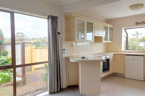 Photo of property in 2/14 Bramley Drive, Farm Cove, Auckland, 2012