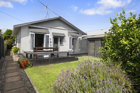 Photo of property in 166 Lemon Street, Strandon, New Plymouth, 4312
