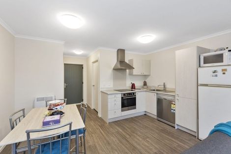 Photo of property in 2 Chiefs Court, Hamilton East, Hamilton, 3216