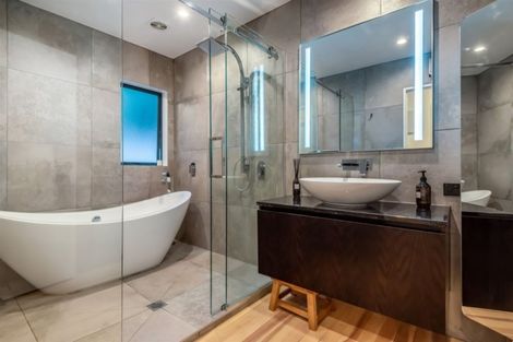 Photo of property in 87a Palmerston Road, Birkenhead, Auckland, 0626