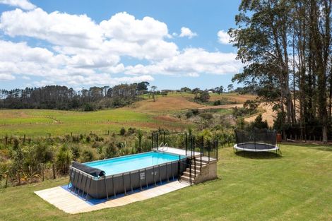 Photo of property in 225d Amreins Road, Taupaki, 0782