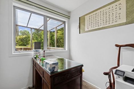 Photo of property in 3 Julia Place, Totara Vale, Auckland, 0629