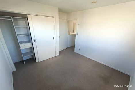 Photo of property in 17 Bordeaux Parade, Te Atatu South, Auckland, 0610