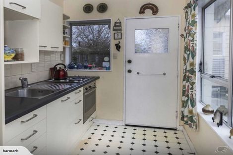 Photo of property in 2/139 Weston Road, St Albans, Christchurch, 8052