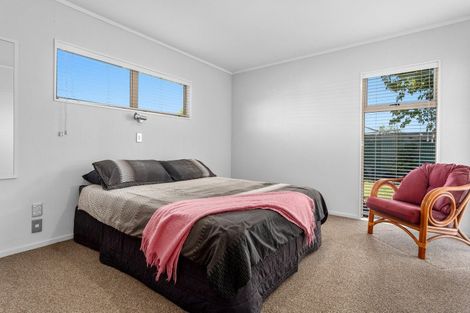 Photo of property in 5 Edgewater Grove, Whakatane, 3120