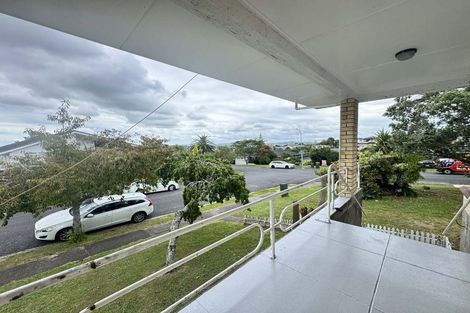 Photo of property in 25 Ellesmere Crescent, Pakuranga Heights, Auckland, 2010