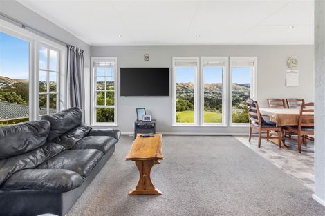 Photo of property in 104 Stewart Drive, Newlands, Wellington, 6037