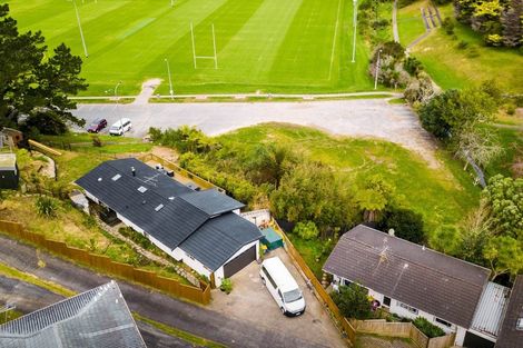 Photo of property in 16 Woodlands Crescent, Browns Bay, Auckland, 0630