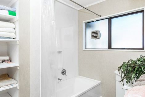 Photo of property in 76a Kahikatea Drive, Melville, Hamilton, 3206