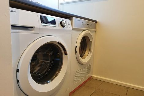 Photo of property in 1/46 Randwick Road, Northland, Wellington, 6012